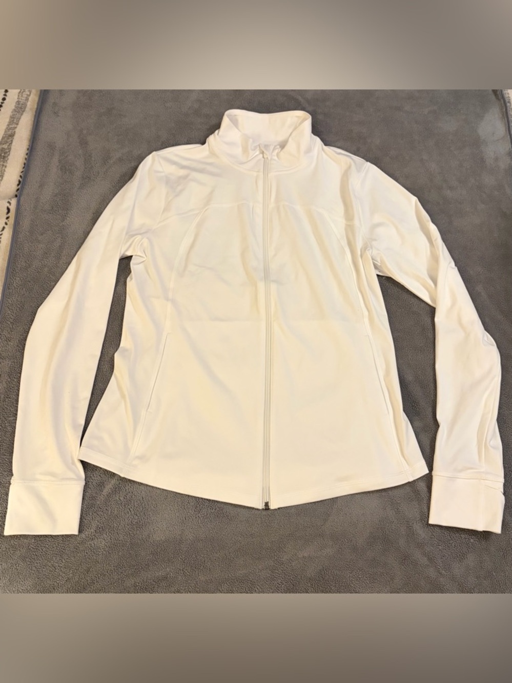 EverUltra-Lite Long Sleeve Jacket - size medium